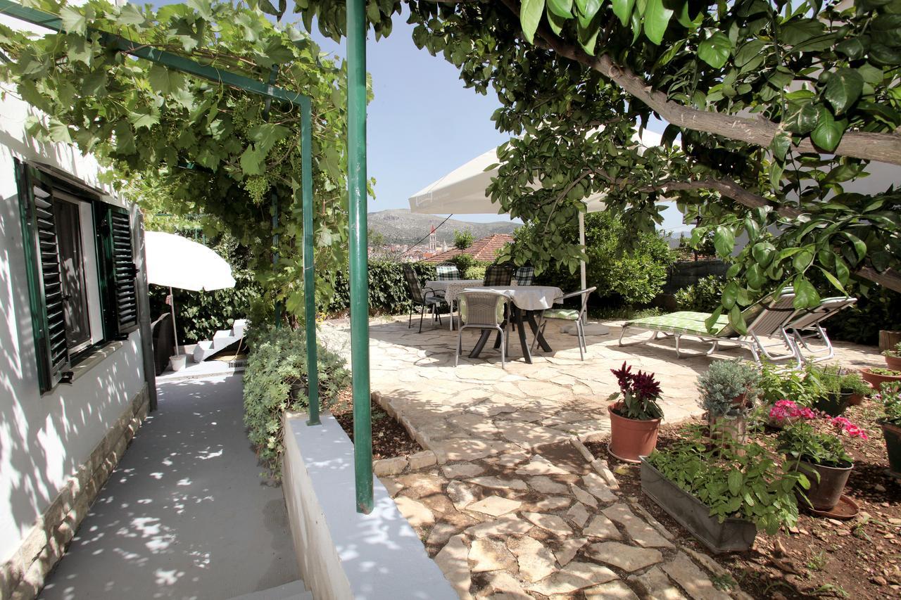 Apartment Eva Trogir Buitenkant foto